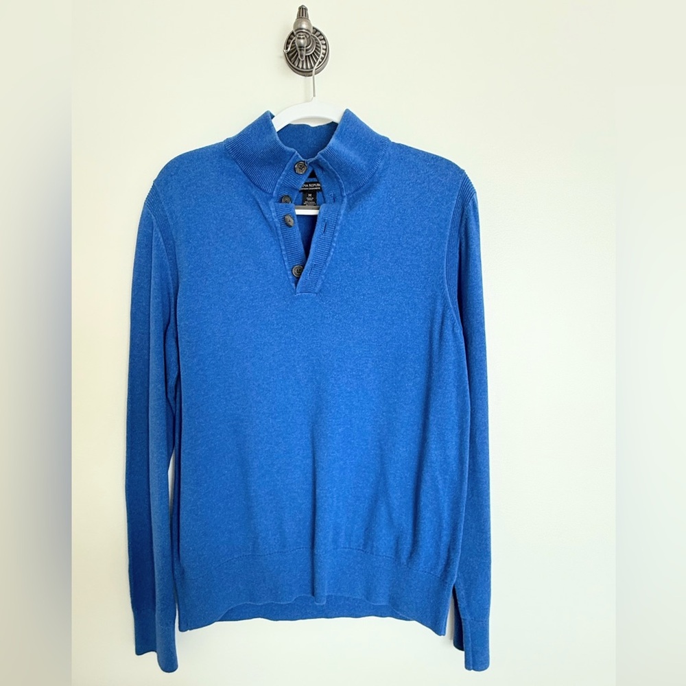 Banana Republic Henley Men’s cotton (with 10% cashmere) Blue/royal blue color.